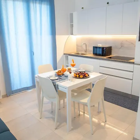 Apartment Virgilio Hosting Casa Nuovissima Vista Mare *