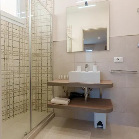 Virgilio Hosting Casa Nuovissima Vista Mare * Торре-Пали